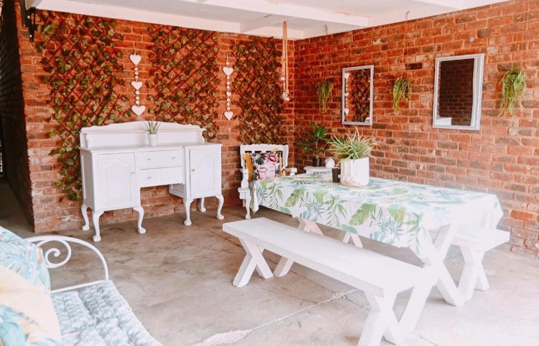 Zhantique Guest House 1- Unit 5 Boksburg Bagian luar foto