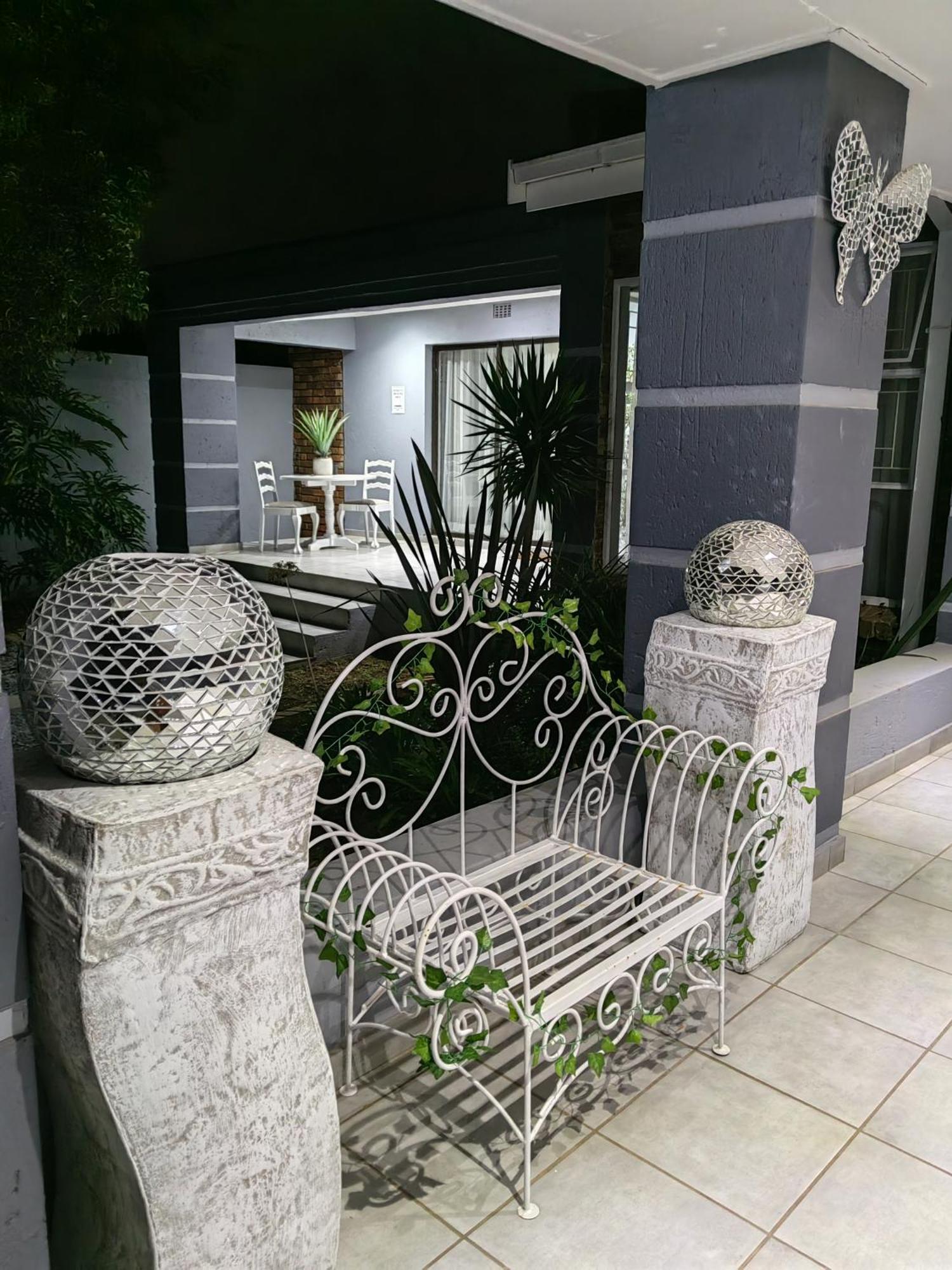 Zhantique Guest House 1- Unit 5 Boksburg Bagian luar foto