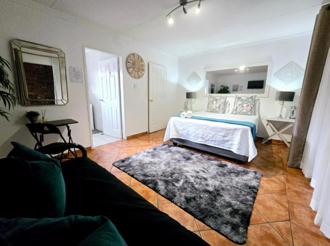 Zhantique Guest House 1- Unit 5 Boksburg Bagian luar foto