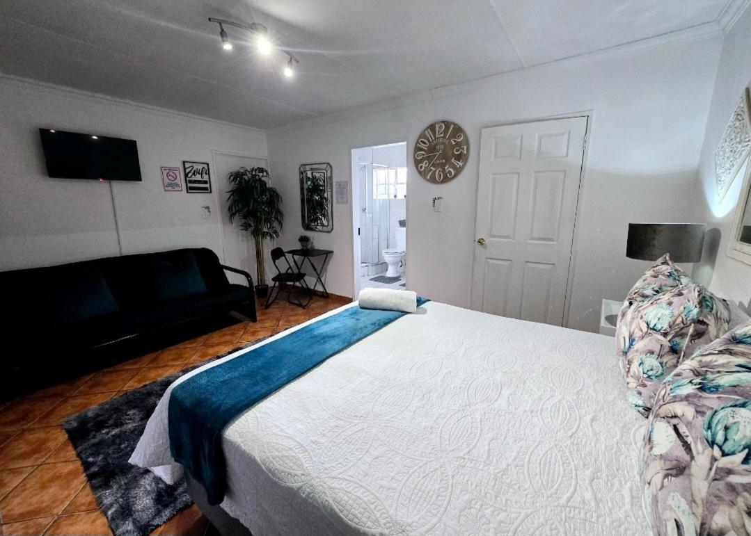 Zhantique Guest House 1- Unit 5 Boksburg Bagian luar foto
