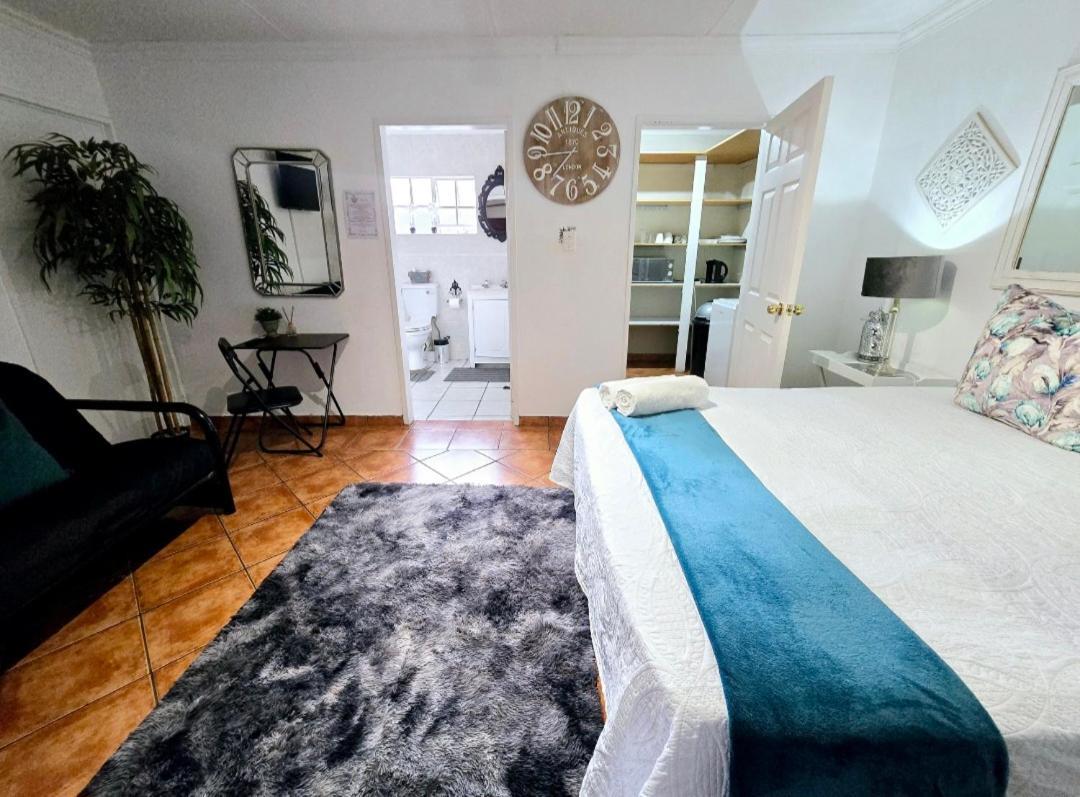 Zhantique Guest House 1- Unit 5 Boksburg Bagian luar foto