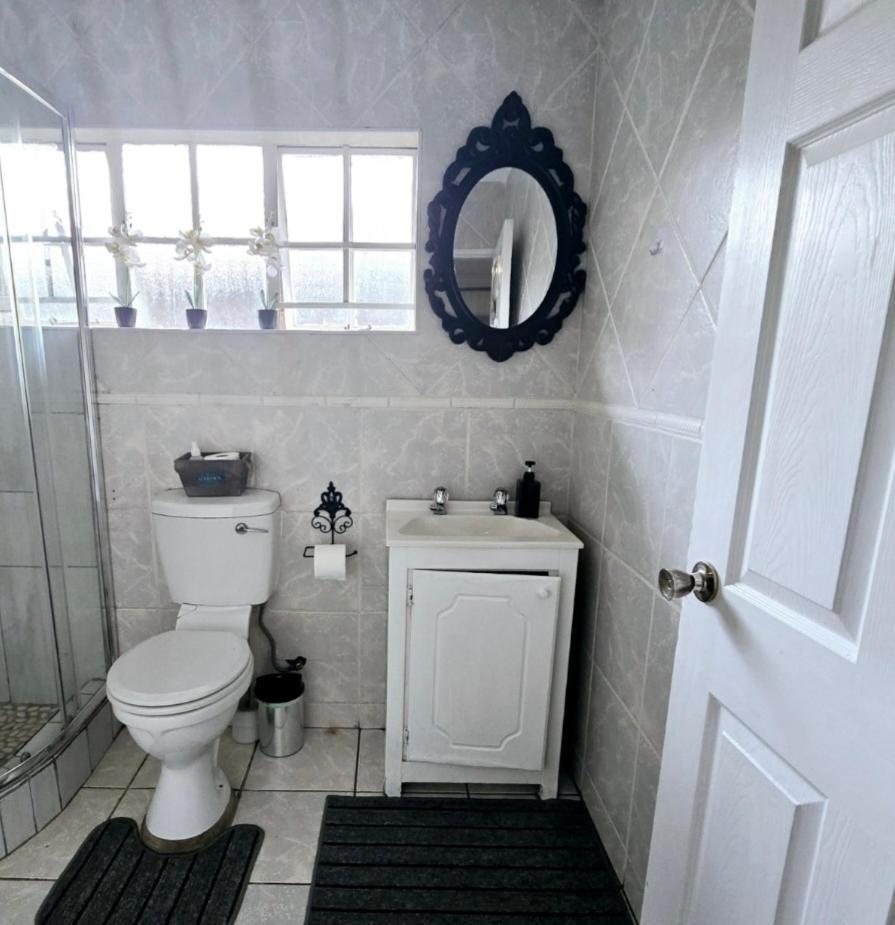 Zhantique Guest House 1- Unit 5 Boksburg Bagian luar foto